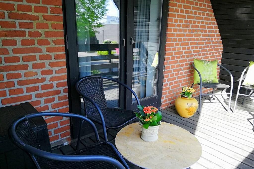 5 Minute Walk To Lego - 2 Bedrooms Loft Floor With Balcony Billund Exterior foto